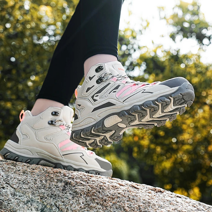 Wodoodporne buty trekkingowe - SummitGuard