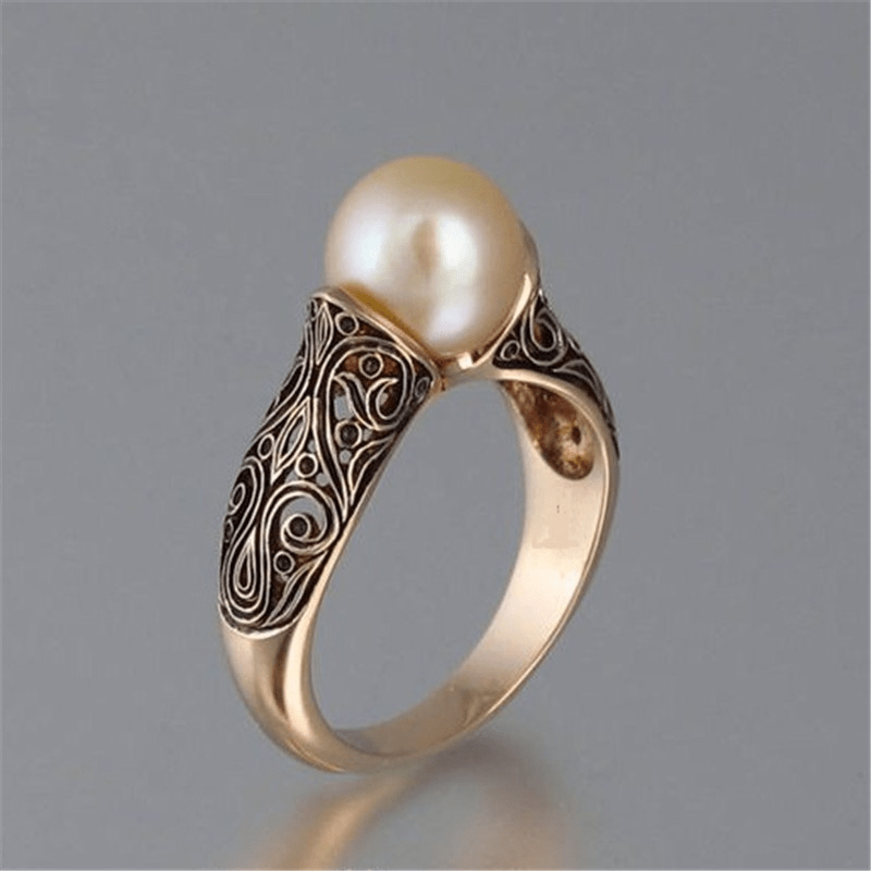 Charm – Pierścionek vintage w stylu hełmu