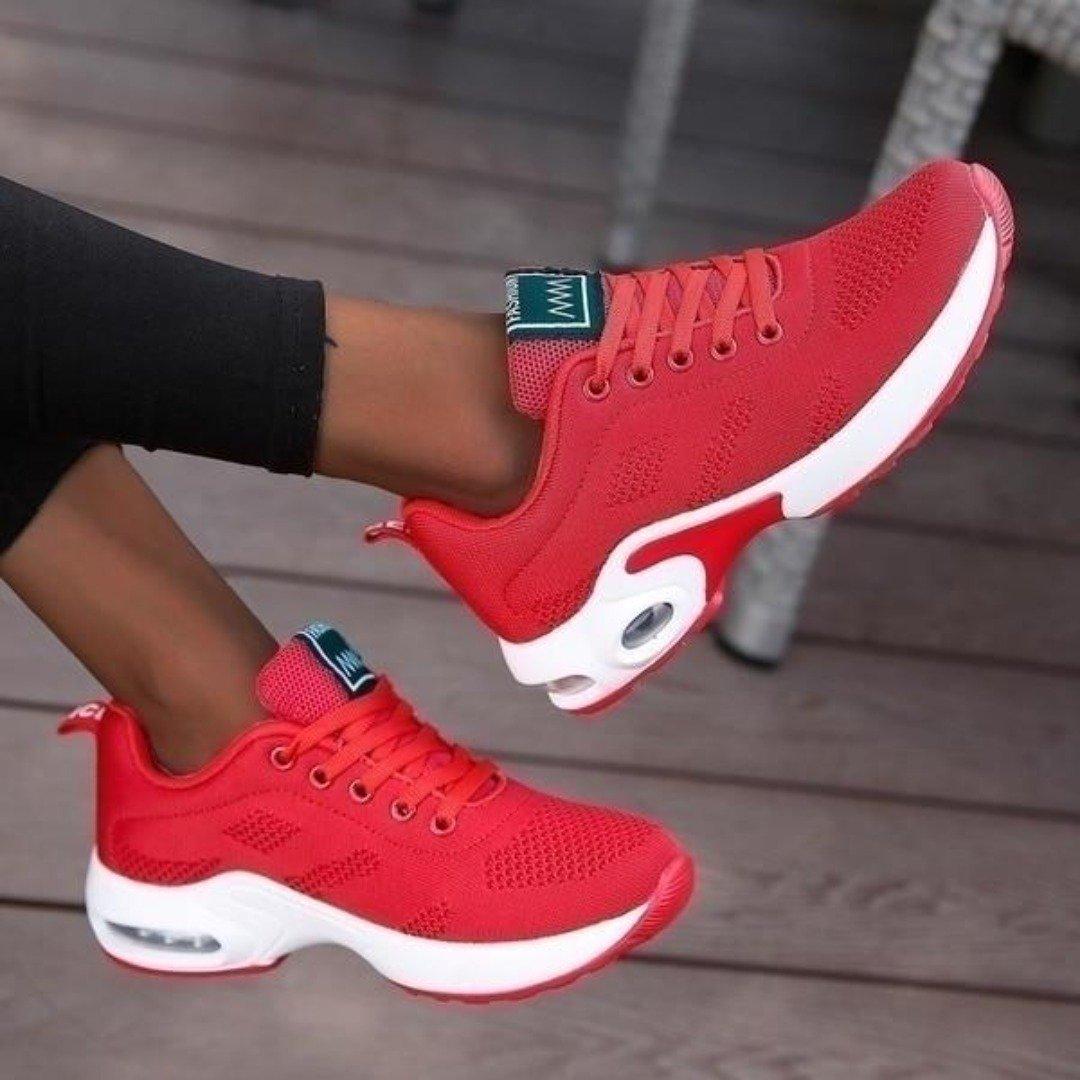 Ortopedyczne sneakersy do chodzenia dla kobiet – komfort, styl, lekkość