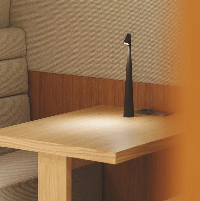 Ładowana lampa stołowa LED | Poliwęglan | 2700 K ciepła biel | 3 poziomy jasności
