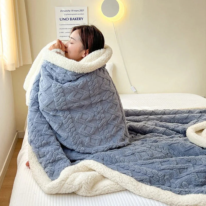Gruby zimowy koc z wełny jagnięcej - WarmWool