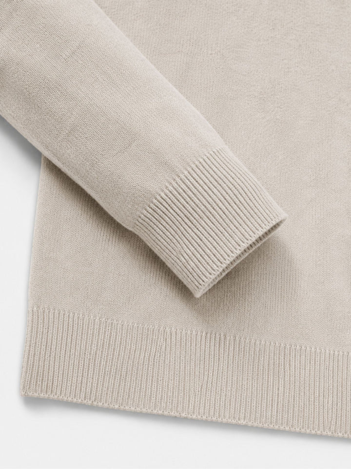 Męski sweter z wełny merino z dekoltem w serek i detalem z zamkiem