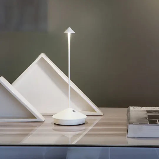 Nowoczesna bezprzewodowa lampa stołowa LED - elegancka i wszechstronna