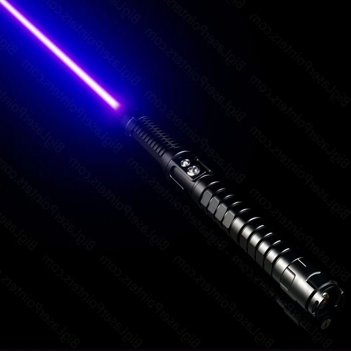 Latarka laserowa AeroForge Pro zapewnia jasne, wodoodporne światło do przetrwania na zewnątrz