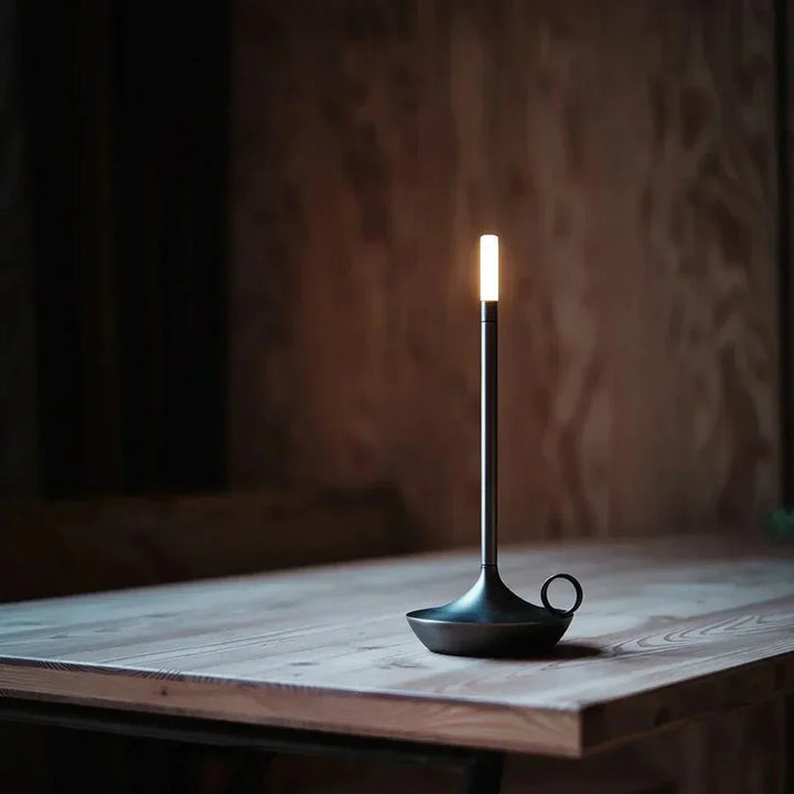 Subtelna lampa stołowa - Aurelia