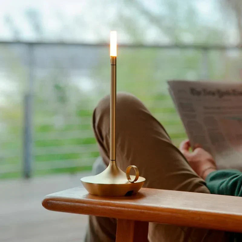 Subtelna lampa stołowa - Aurelia