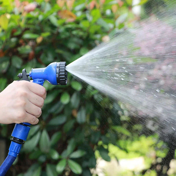 Rozciągany wąż ogrodowy z dyszą spryskującą – FlexaFlow