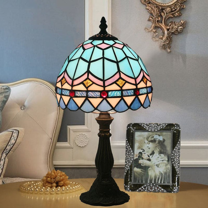 Lampa stołowa Tiffany ze szkła - klasyczne linie z ołowiu