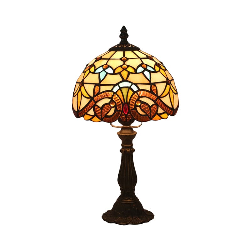 Lampa stołowa Tiffany ze szkła - klasyczne linie z ołowiu