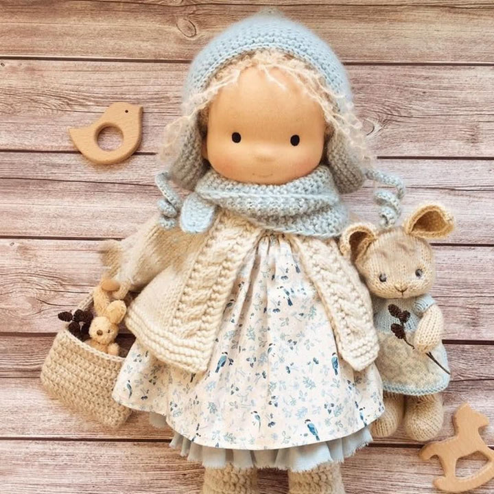 Ręcznie robiona lalka waldorfska z naturalnych materiałów – wysokość 30 cm