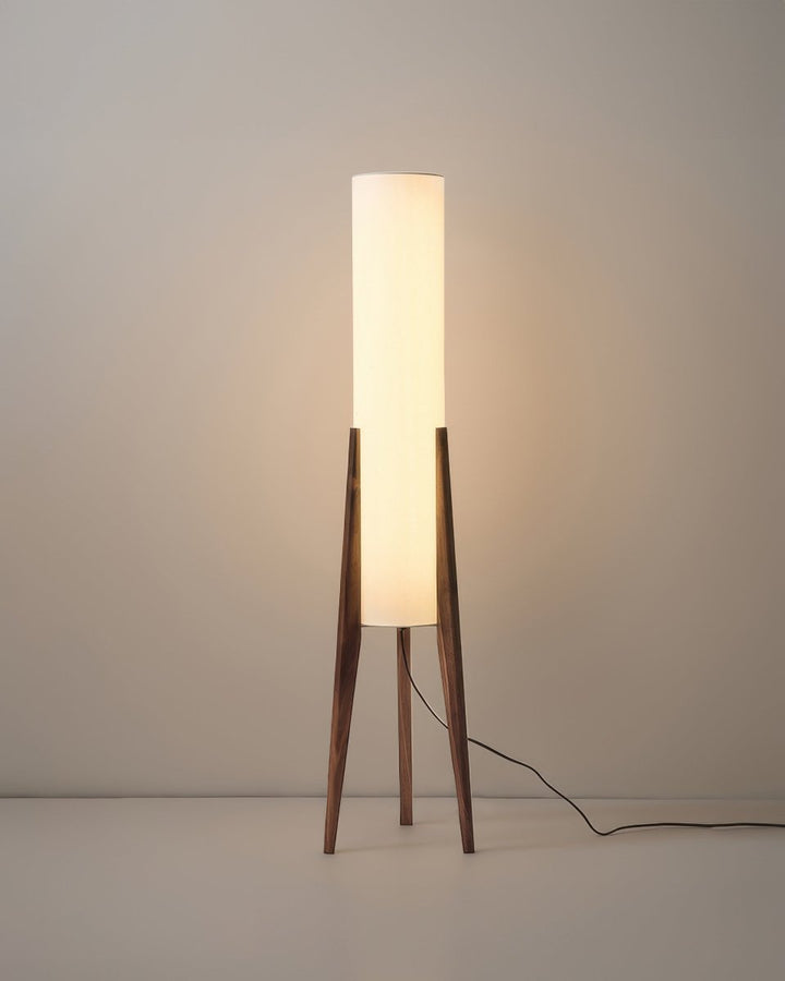 Lampa podłogowa z drewna orzechowego - świetlna sztuka do każdego wnętrza