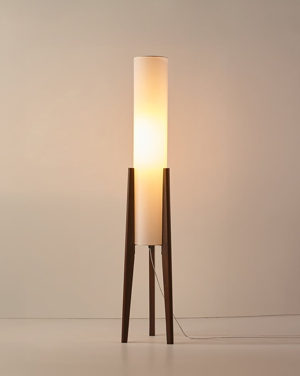 Lampa podłogowa z drewna orzechowego - świetlna sztuka do każdego wnętrza