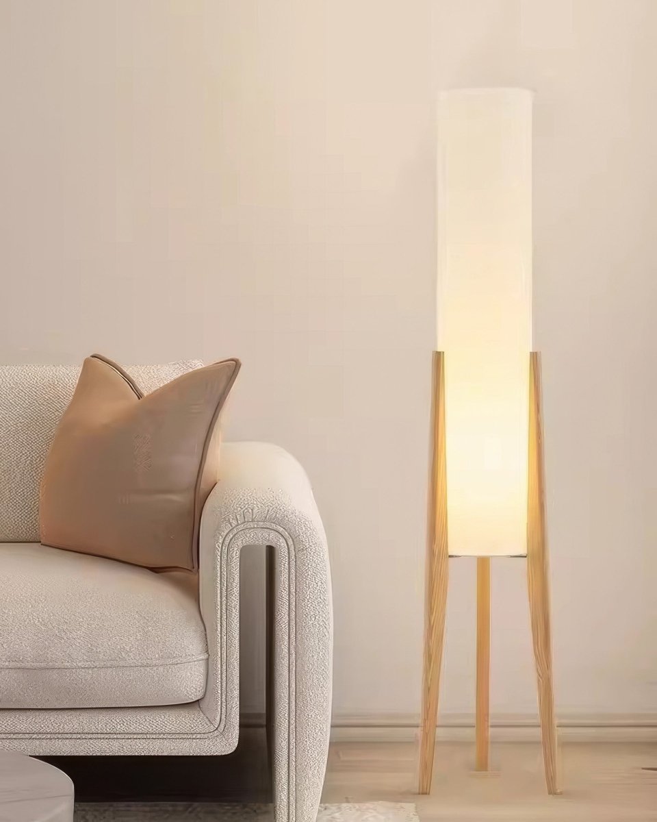 Lampa podłogowa z drewna orzechowego - świetlna sztuka do każdego wnętrza