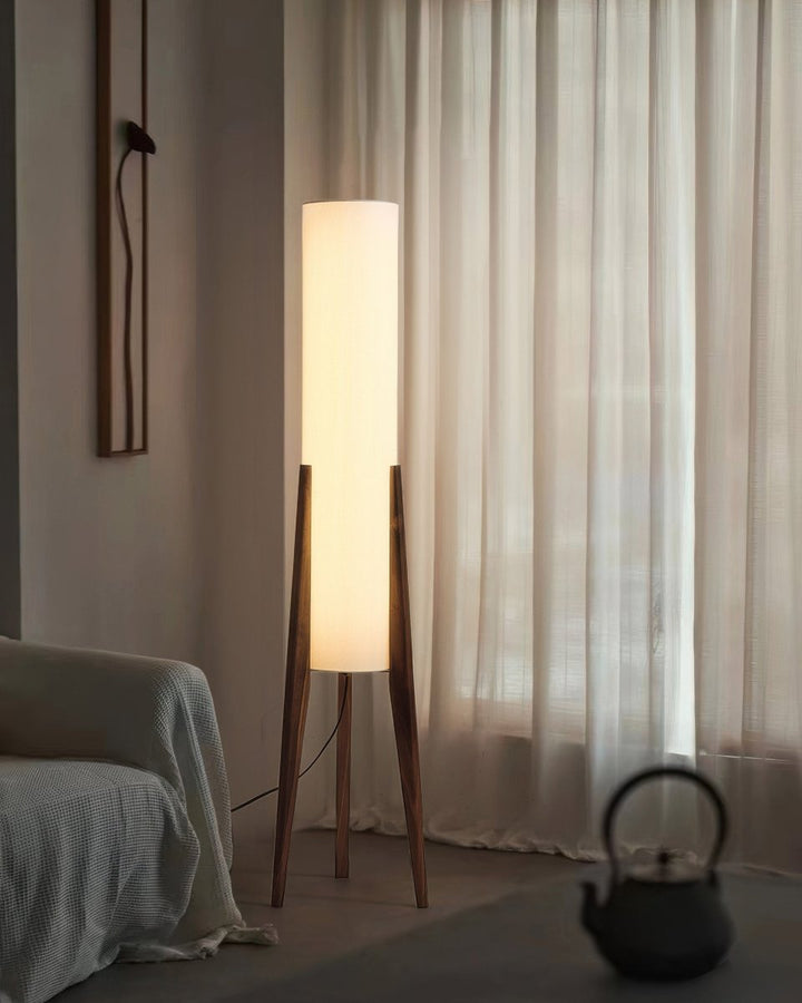 Lampa podłogowa z drewna orzechowego - świetlna sztuka do każdego wnętrza
