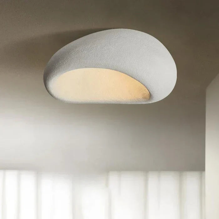 Lampa sufitowa LED w stylu wabi-sabi – dekoracyjny plafon o organicznym kształcie